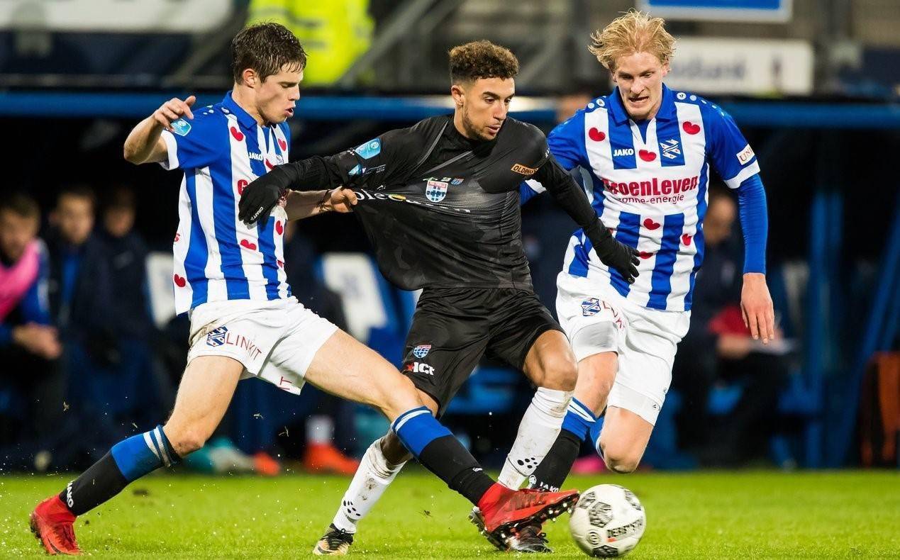 在他的带领 在他的带领